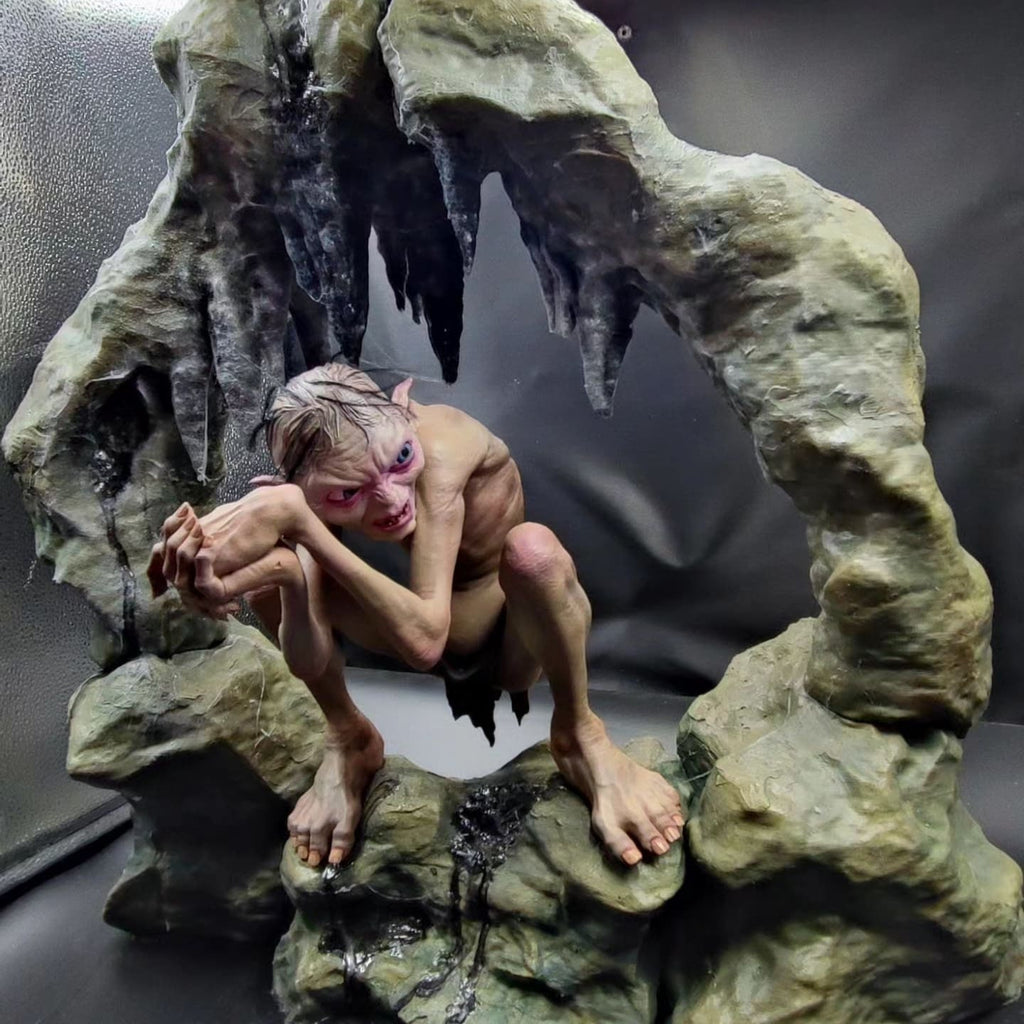 The Cave Dweller diorama 1/3. lotr statue hand painted