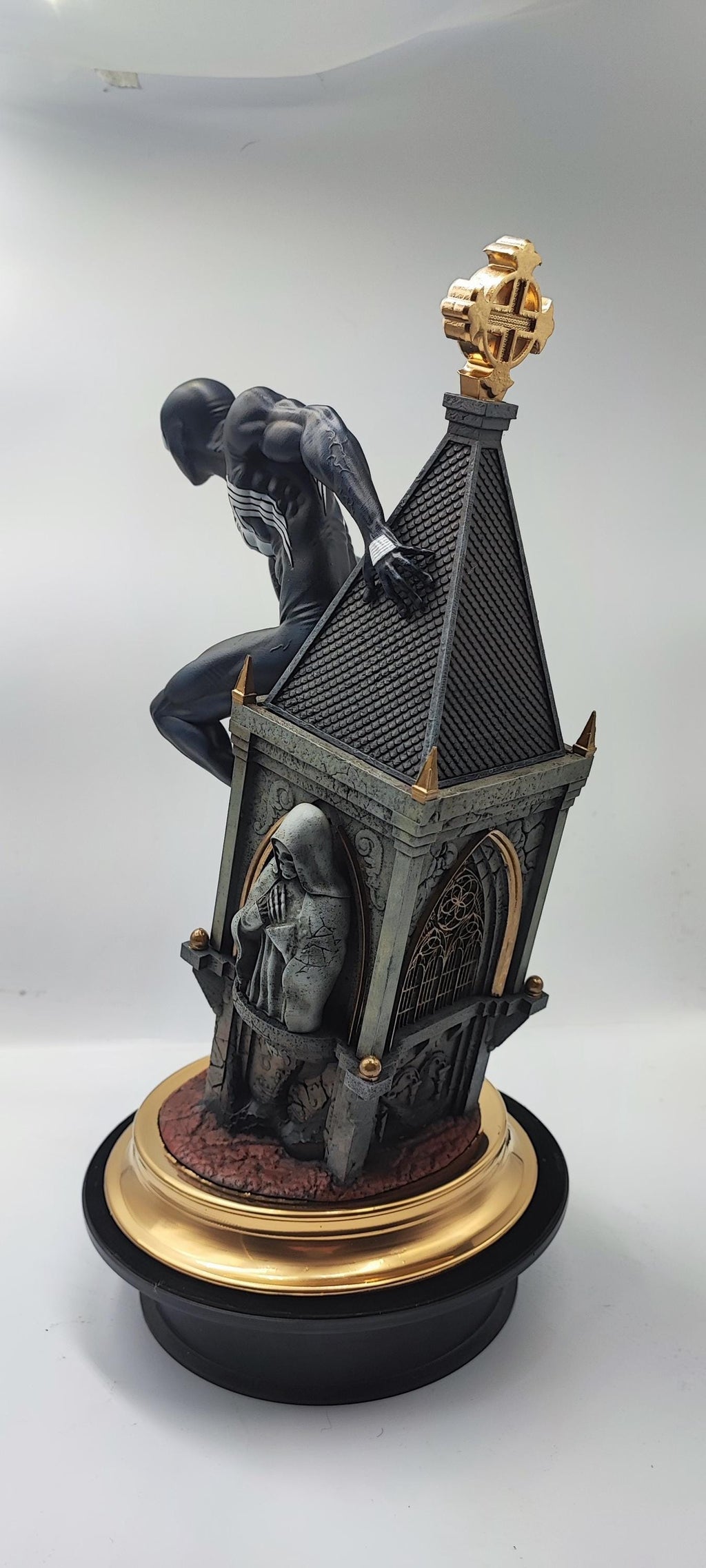 Symbiotic Hero 1:6 scale statue / hand painted