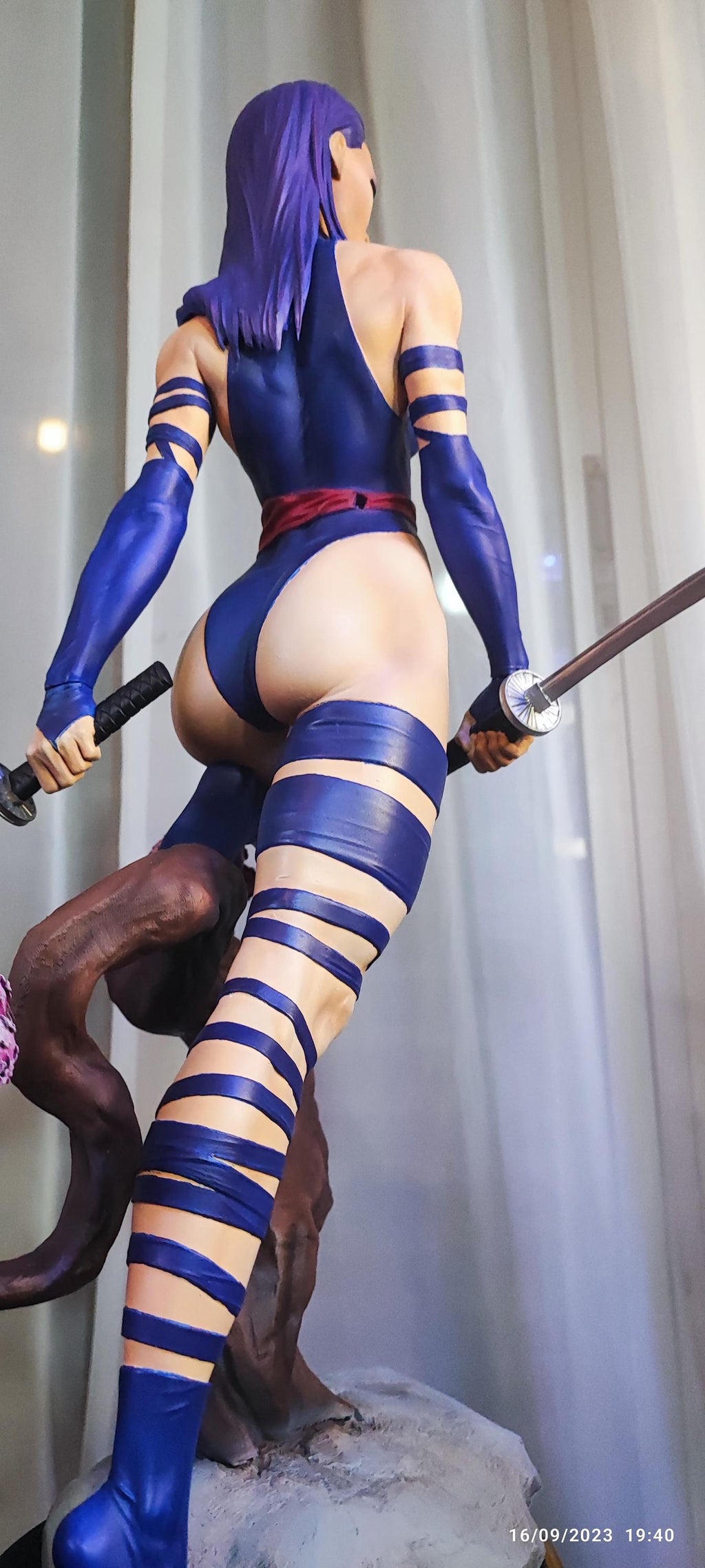 Purple Blade Heroine Figure Statue, Hand-Painted Resin Model