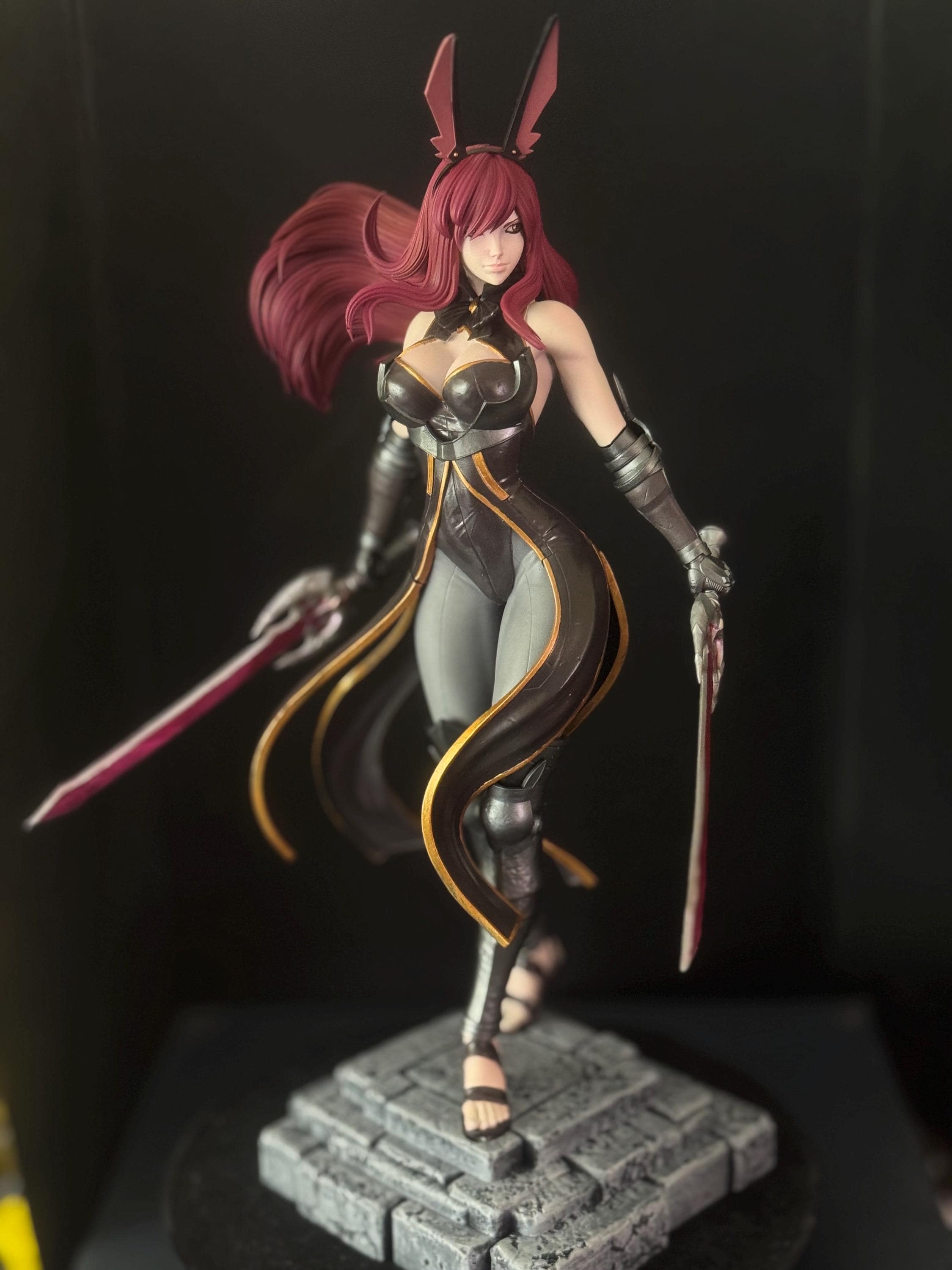 Armored Heroine Erza | custom figure | statue| 1/6 | 32cm hand painted