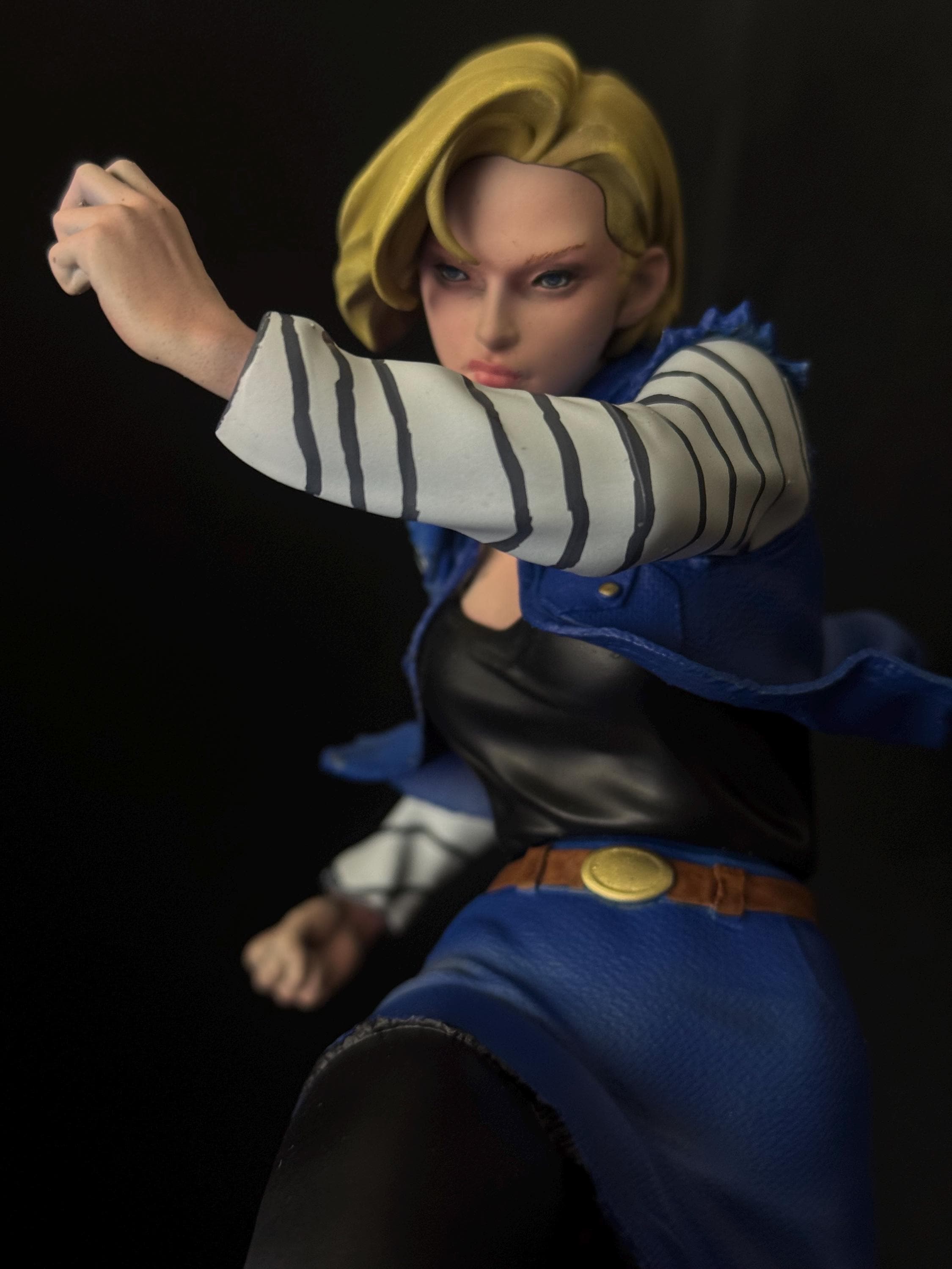 Blonde Warrior statue 1/6 / hand painted