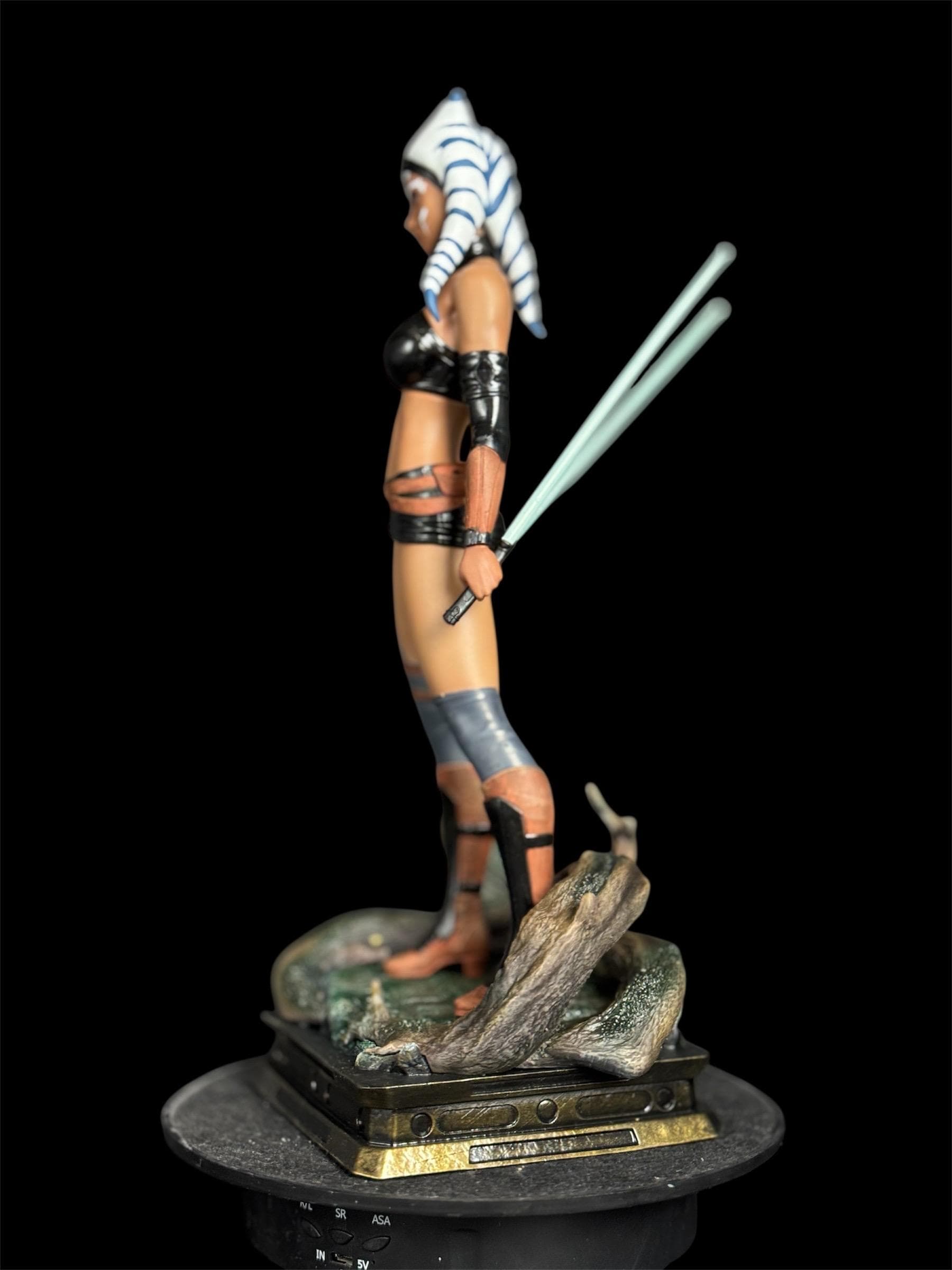 Custom Alien Warrior Woman Figurine – 1/6 Scale Hand Painted