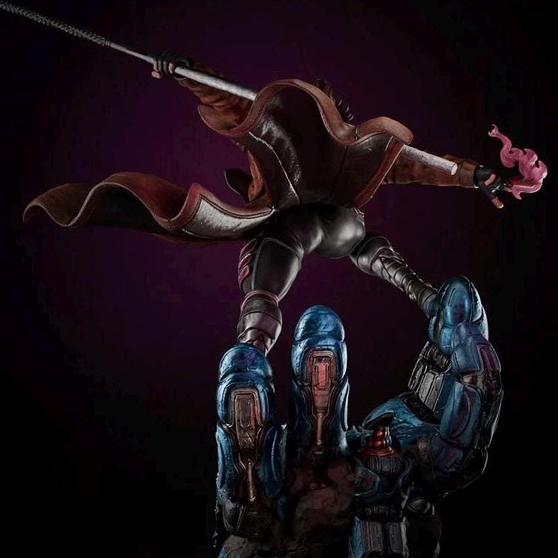 Trench-coated card thrower – hand painted collector statue 1/6